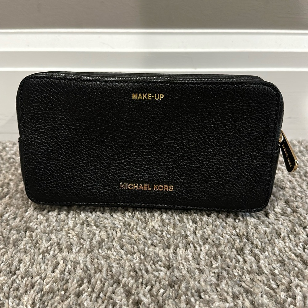 Michael Kors Jet Set Black Pebbled Leather Cosmetic Bag Organizer / Travel Case
